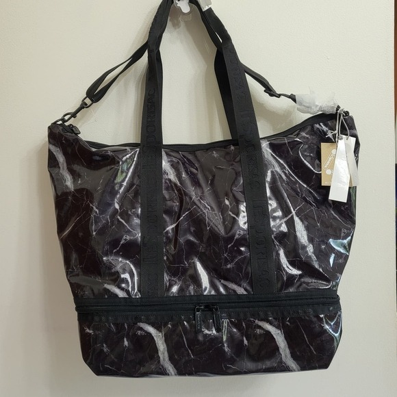 Lesportsac Dakota Deluxe Weekender Bag - Picture 2 of 8